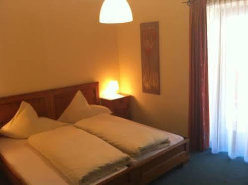 Apartament Lutonia *